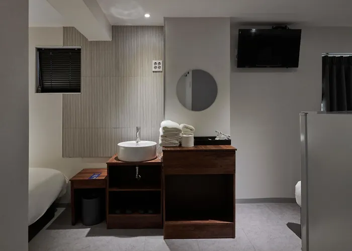 Отель Eight Rest Jong-ro